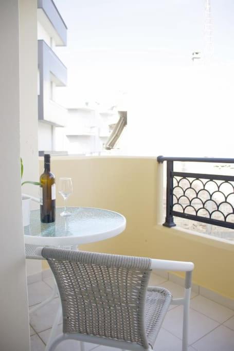 Cozy Apartment In The Heart Of The City Iraklio Eksteriør billede